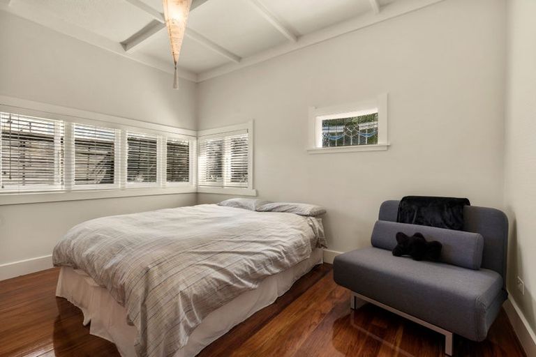 Photo of property in 52 Westmere Crescent, Westmere, Auckland, 1022