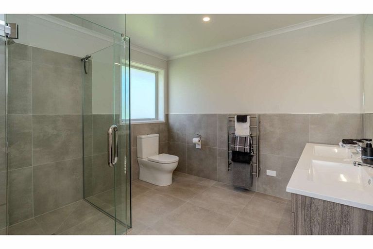 Photo of property in 129 Waitotara Drive, Waipapa, 0230