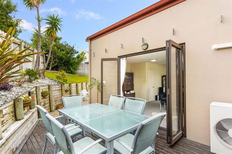 Photo of property in 4 View Ridge Drive, Ranui, Auckland, 0612