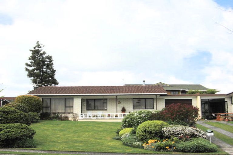 Photo of property in 1a Aries Place, Kawaha Point, Rotorua, 3010