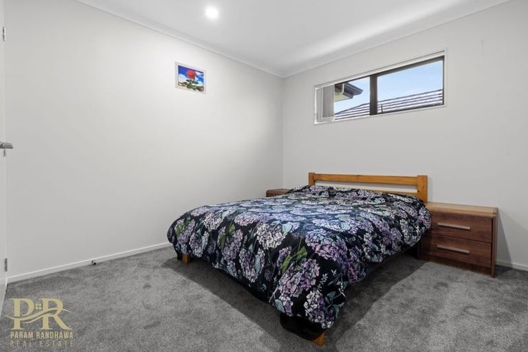 Photo of property in 11 Koroheke Road, Takanini, 2110