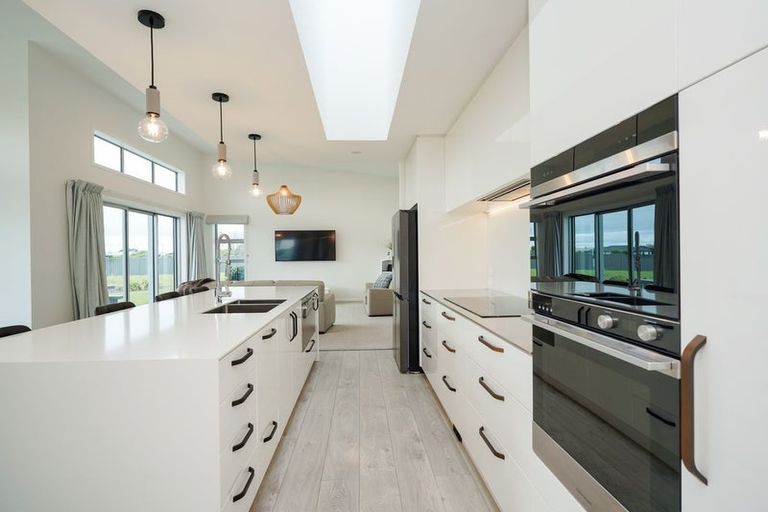 Photo of property in 11 Majestic Chance, Seaward Bush, Invercargill, 9812