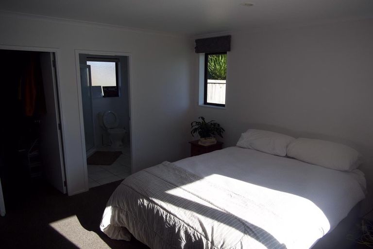 Photo of property in 64 Coleraine Drive, Rototuna, Hamilton, 3210