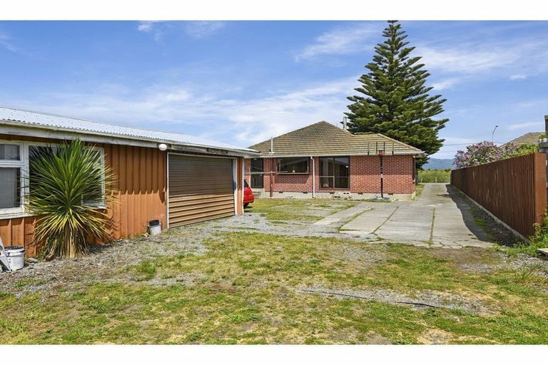 Photo of property in 415 Breezes Road, Aranui, Christchurch, 8061