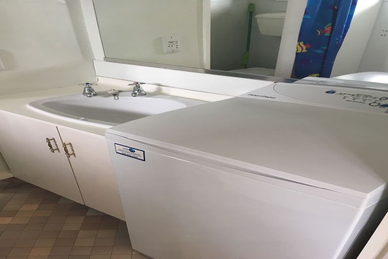 Photo of property in 1a Weston Road, Holmes Hill, Oamaru, 9401