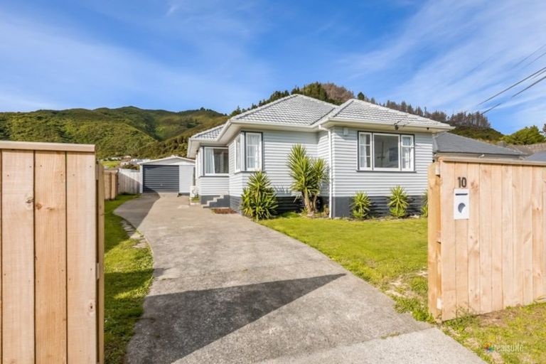 Photo of property in 10 Wise Street, Wainuiomata, Lower Hutt, 5014