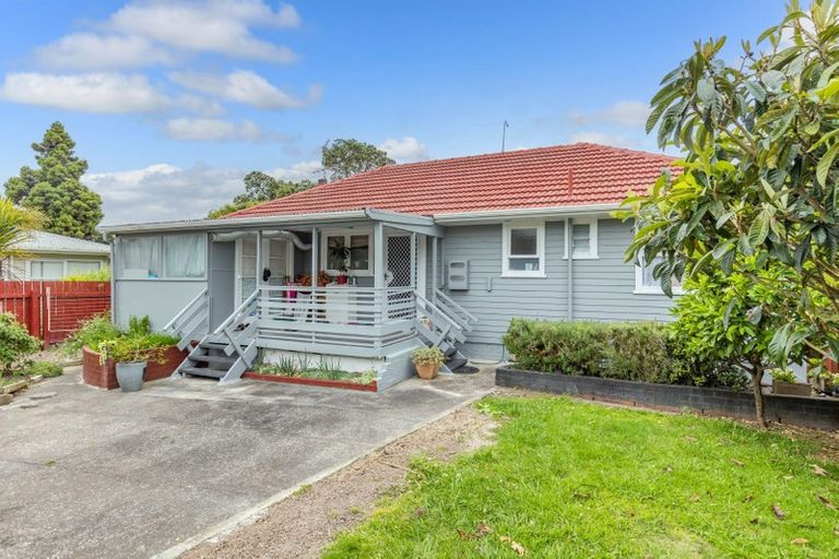 Photo of property in 1/88 Tirimoana Road, Te Atatu South, Auckland, 0602