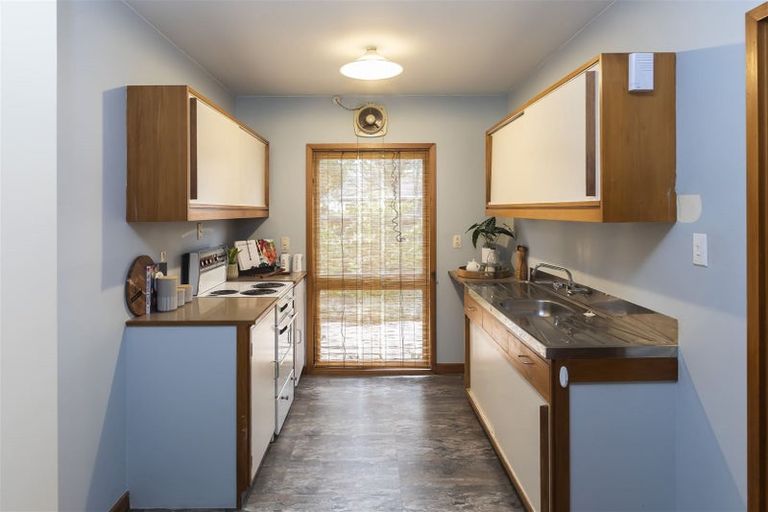 Photo of property in 20 Raekura Place, Redcliffs, Christchurch, 8081