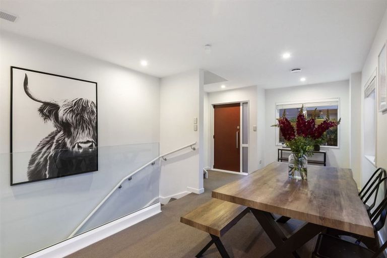 Photo of property in 2c Zion Road, Birkenhead, Auckland, 0626