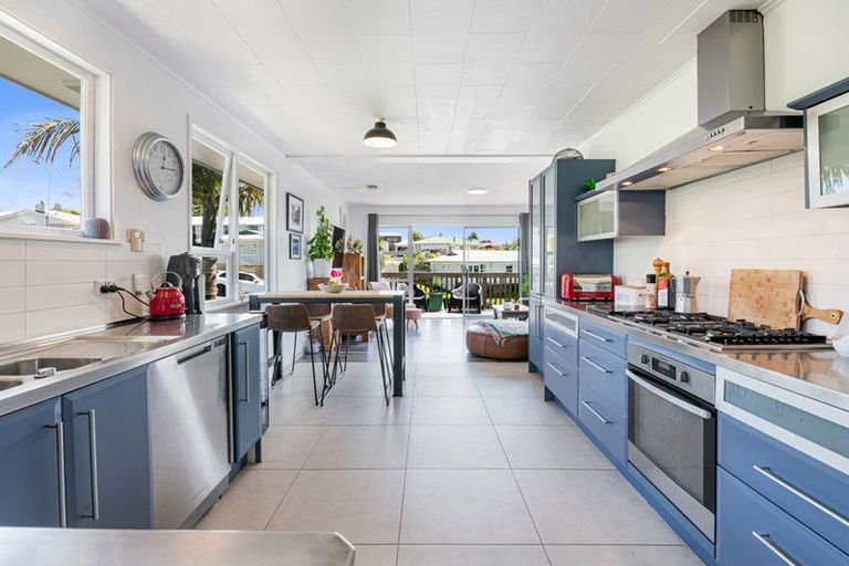 Photo of property in 25 Japonica Drive, Beach Haven, Auckland, 0626