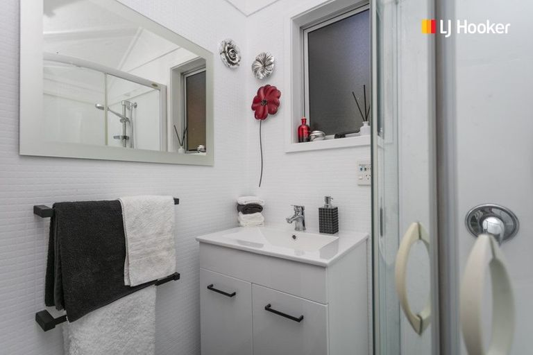 Photo of property in 24 Larkins Street, Helensburgh, Dunedin, 9010