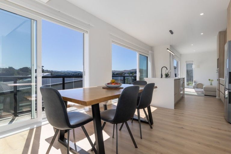 Photo of property in 30 Hokioi Drive, Kenepuru, Porirua, 5022