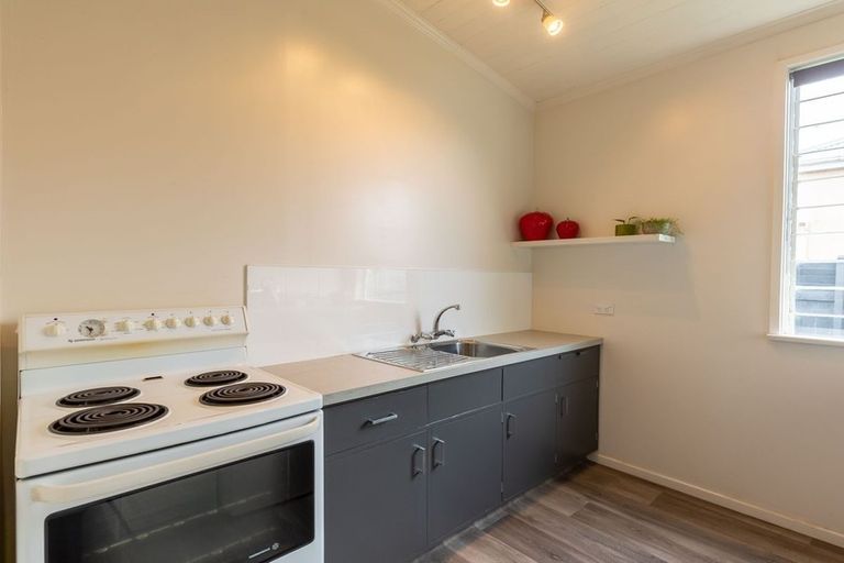 Photo of property in 35 Wesley Street, South Dunedin, Dunedin, 9012