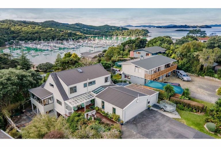 Photo of property in 87 Doves Bay Road, Kerikeri, 0294
