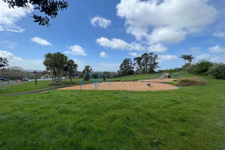 Photo of property in 1/19 Sturm Avenue, Massey, Auckland, 0614