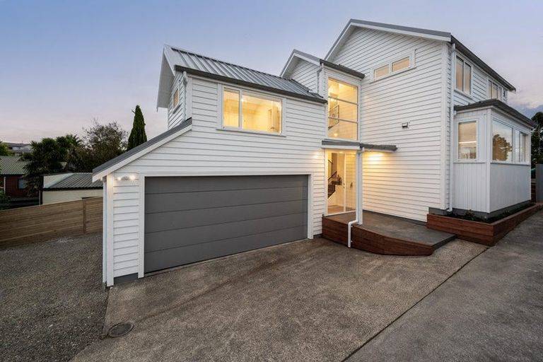 Photo of property in 26 Kowhai Road, Campbells Bay, Auckland, 0630