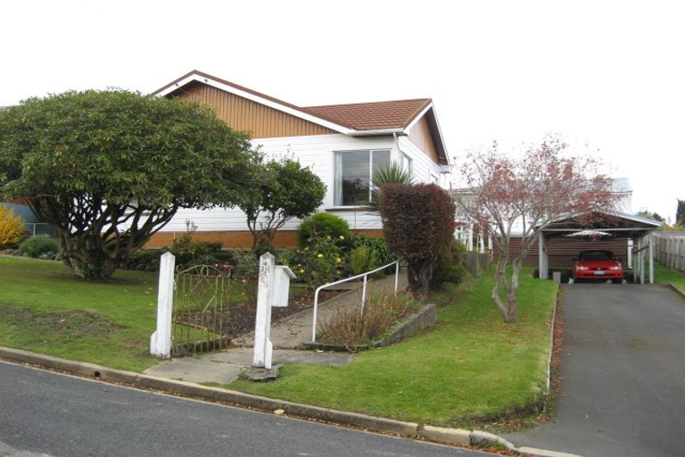 Photo of property in 35 Jellicoe Crescent, Kaikorai, Dunedin, 9010