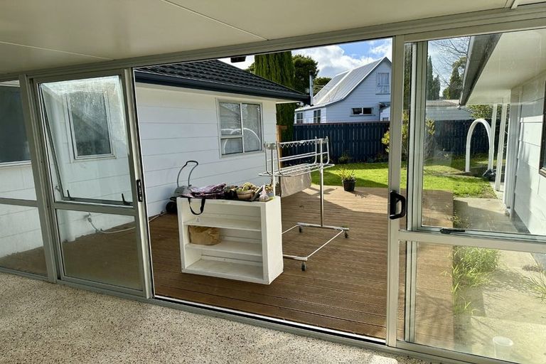 Photo of property in 58 Rhodes Drive, Kelvin Grove, Palmerston North, 4414