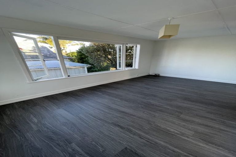 Photo of property in 1/66 Nile Road, Milford, Auckland, 0620