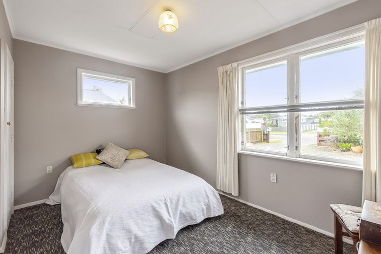 Photo of property in 26 Mazengarb Road, Paraparaumu Beach, Paraparaumu, 5032