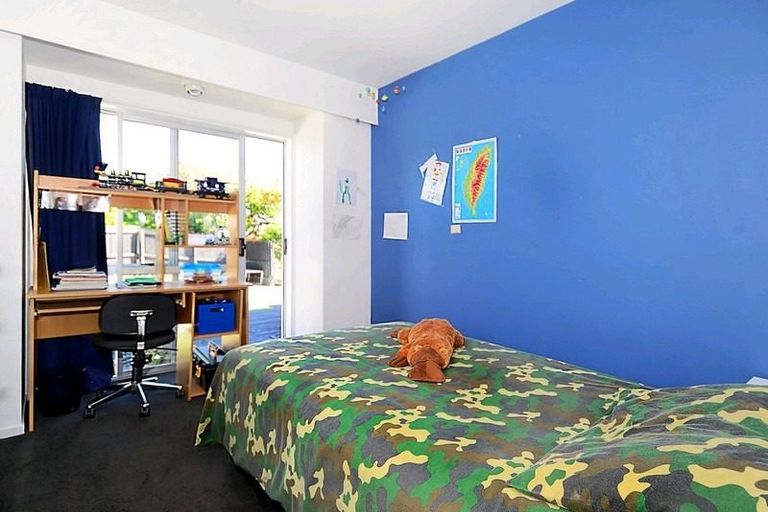 Photo of property in 11 Beeston Place, Redwood, Christchurch, 8051