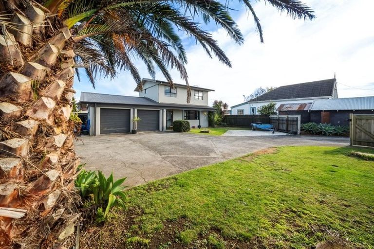 Photo of property in 164 Tukapa Street, Westown, New Plymouth, 4310