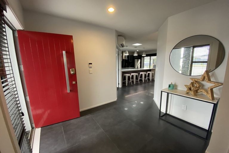 Photo of property in 6 Chestnut Close, Kelvin Grove, Palmerston North, 4414