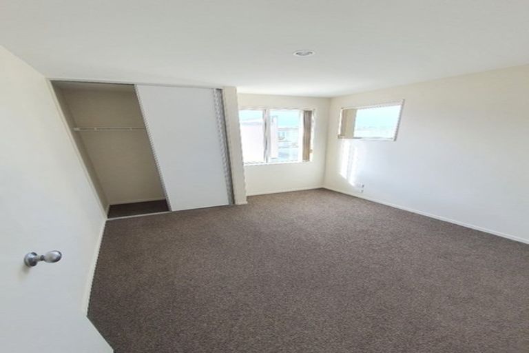 Photo of property in 11 Puweto Avenue, Takanini, 2112