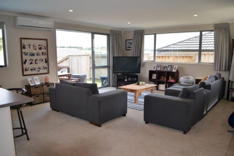 Photo of property in 16 Rochfort Crescent, Pyes Pa, Tauranga, 3112