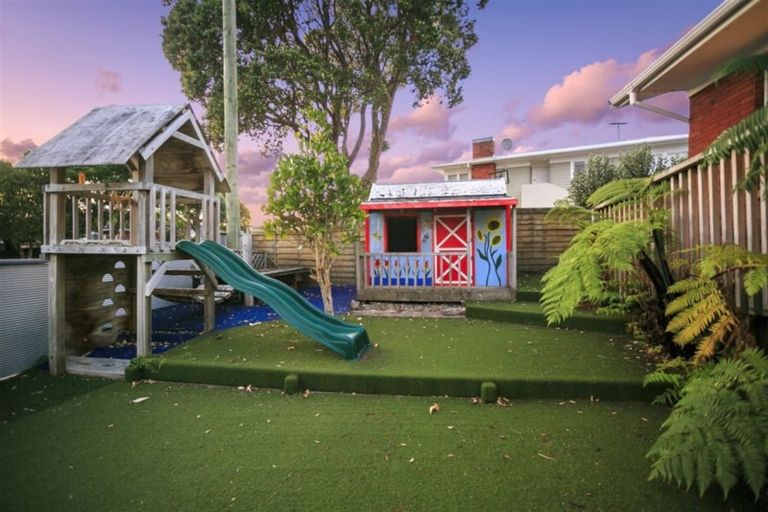 Photo of property in 4 Sudan Avenue, Milford, Auckland, 0620