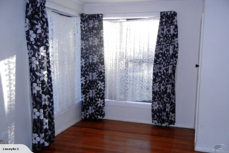 Photo of property in 3-3a Mana Avenue, Titahi Bay, Porirua, 5022