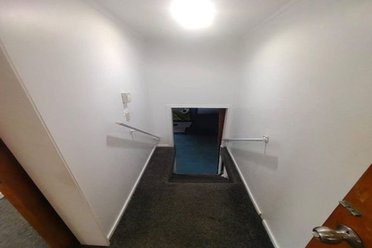 Photo of property in 16 Cottrell Place, Clendon Park, Auckland, 2103