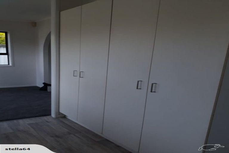 Photo of property in 2/32 Ballater Place, Highland Park, Auckland, 2010