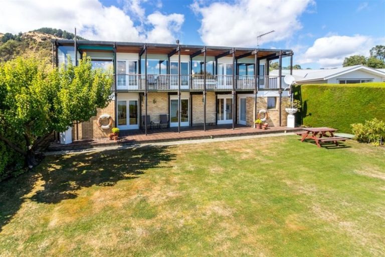 Photo of property in 417 Marine Drive, Charteris Bay, Lyttelton, 8971