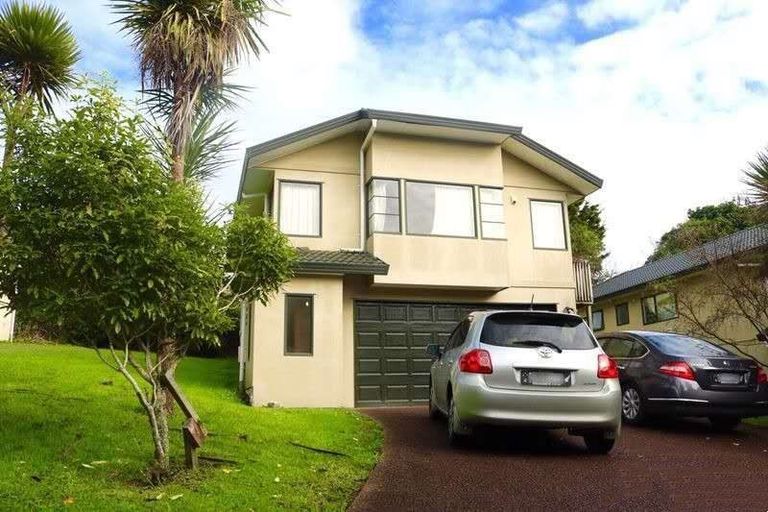 Photo of property in 21 Springside Place, New Lynn, Auckland, 0600