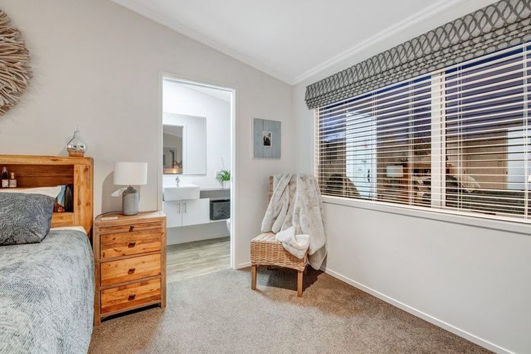 Photo of property in 88 Tiri Road, Tindalls Beach, Whangaparaoa, 0930