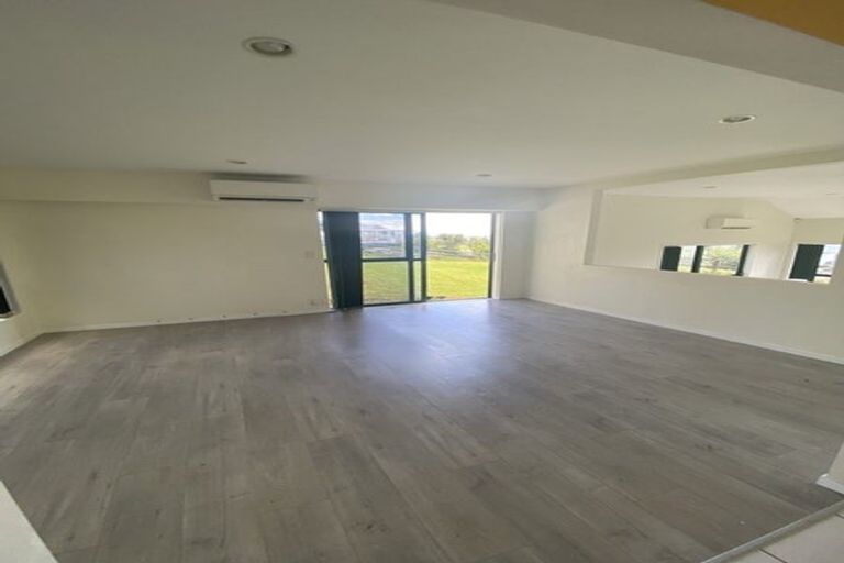 Photo of property in 18 Murphys Road, Flat Bush, Auckland, 2019