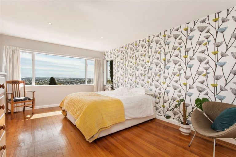 Photo of property in 19 Heaton Rhodes Place, Cashmere, Christchurch, 8022