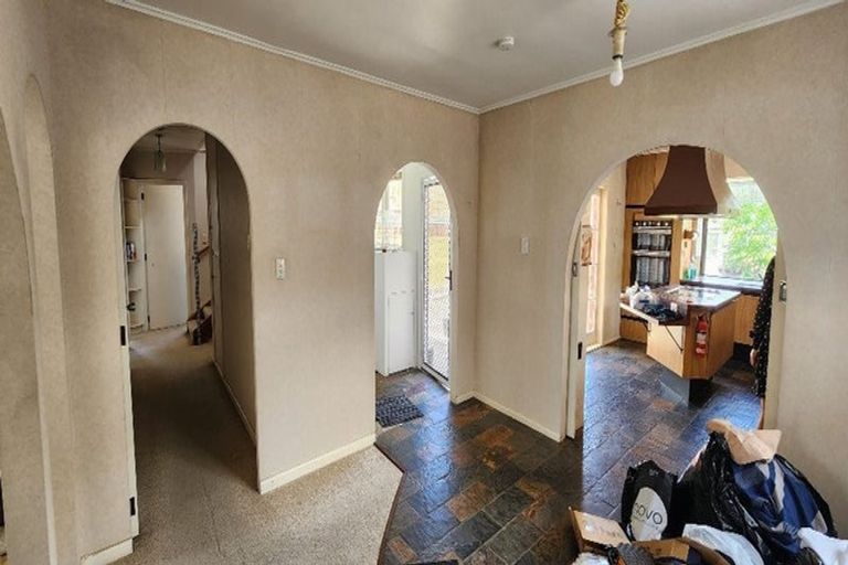 Photo of property in 48 Taikata Road, Te Atatu Peninsula, Auckland, 0610