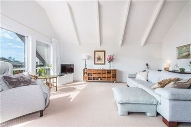 Photo of property in 14 The Avenue, Albany, Auckland, 0632