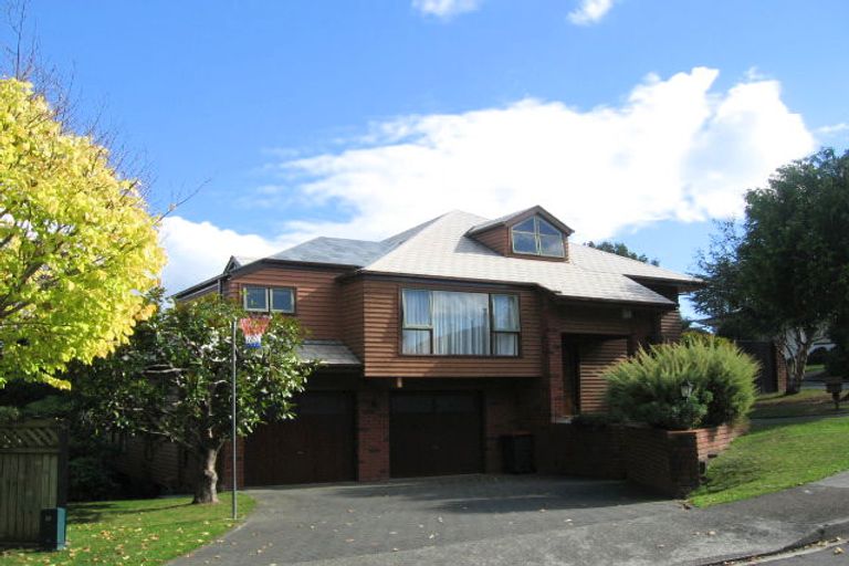 Photo of property in 9 Kenilworth Grove, Silverstream, Upper Hutt, 5019