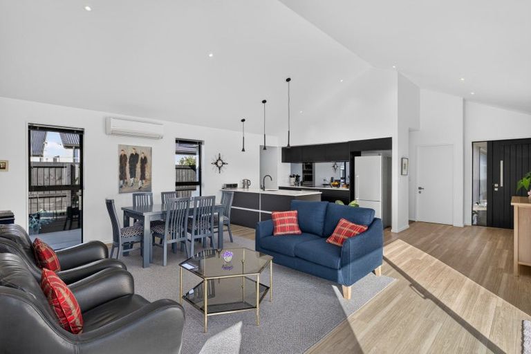Photo of property in 16 Chatsworth Avenue, Rangiora, 7400
