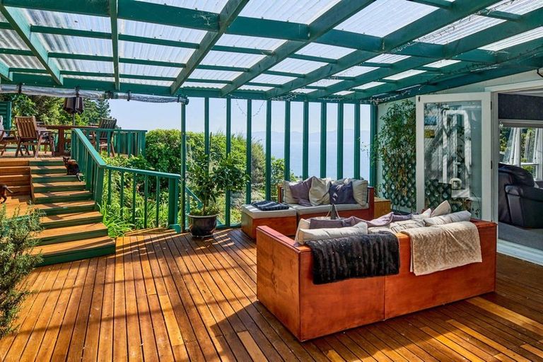 Photo of property in 55 Rona Street, Eastbourne, Lower Hutt, 5013