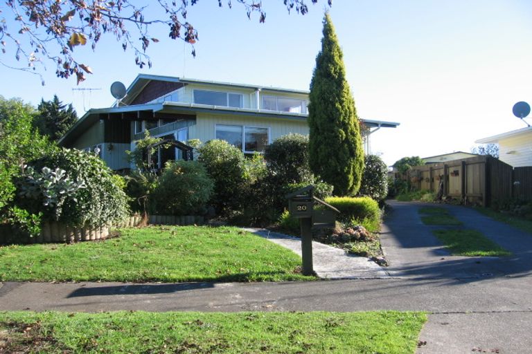 Photo of property in 20 Catlins Crescent, Milson, Palmerston North, 4414