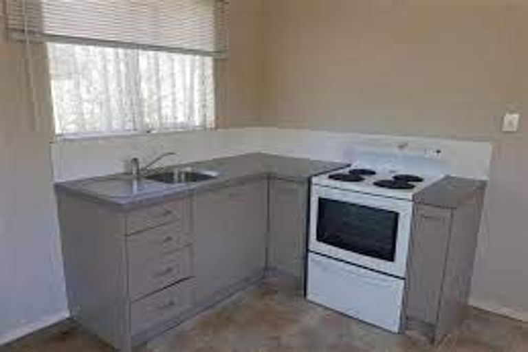 Photo of property in 42a Candia Road, Swanson, Auckland, 0614