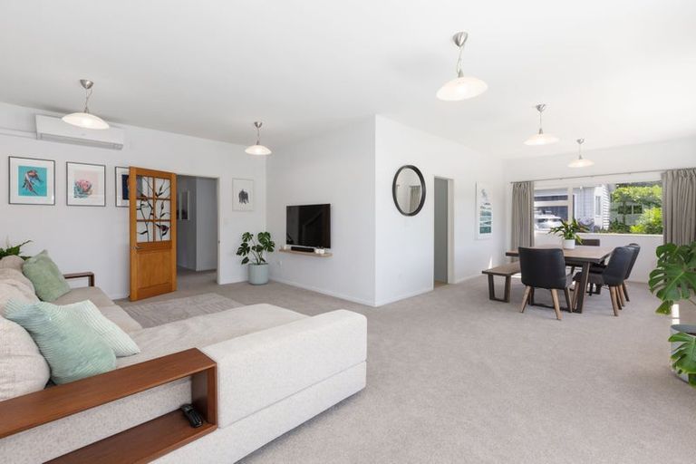 Photo of property in 18 Beach Road, Plimmerton, Porirua, 5026