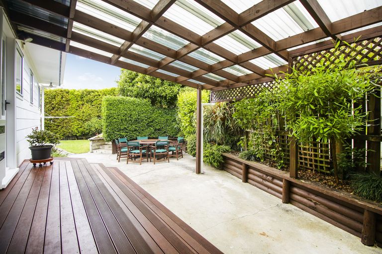 Photo of property in 24 Beauchamp Drive, Massey, Auckland, 0614