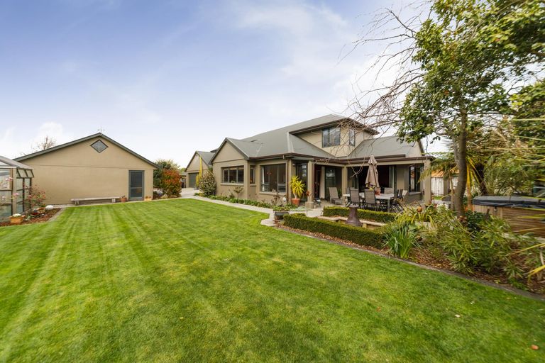 Photo of property in 172 Kelvin Grove Road, Kelvin Grove, Palmerston North, 4414