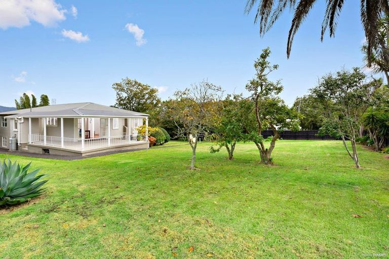Photo of property in 19 Awaroa Road, Sunnyvale, Auckland, 0612