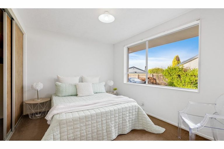 Photo of property in 12 Karnak Crescent, Russley, Christchurch, 8042